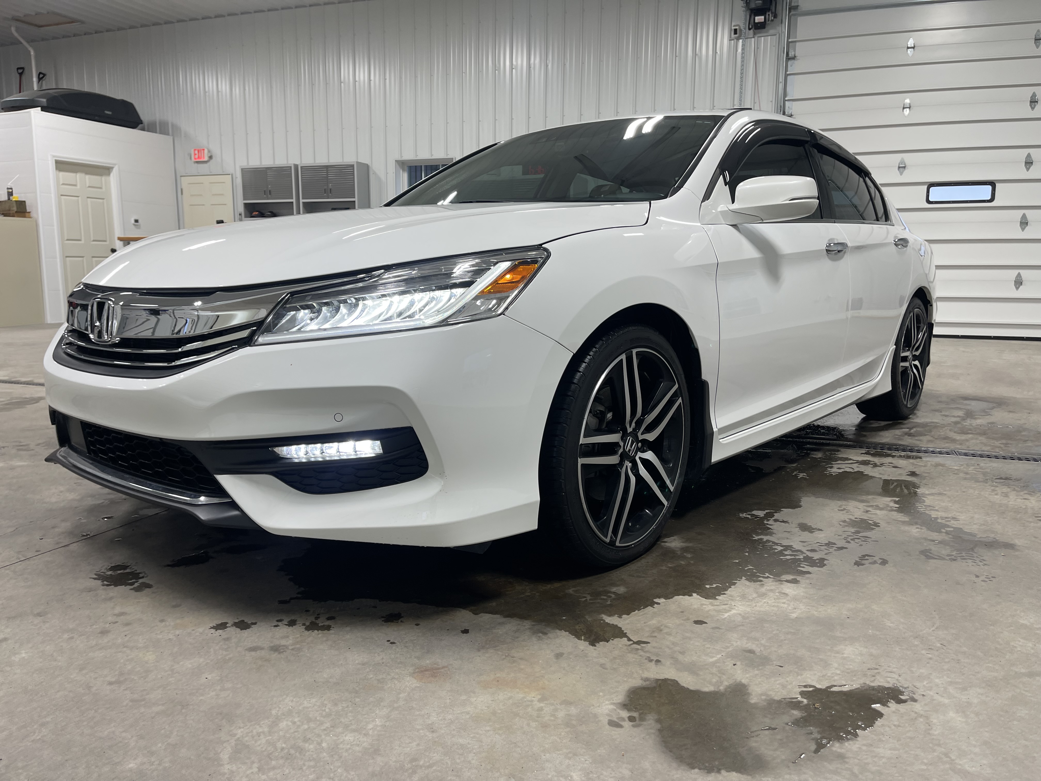 2016 Honda Accord Touring Auto's photo