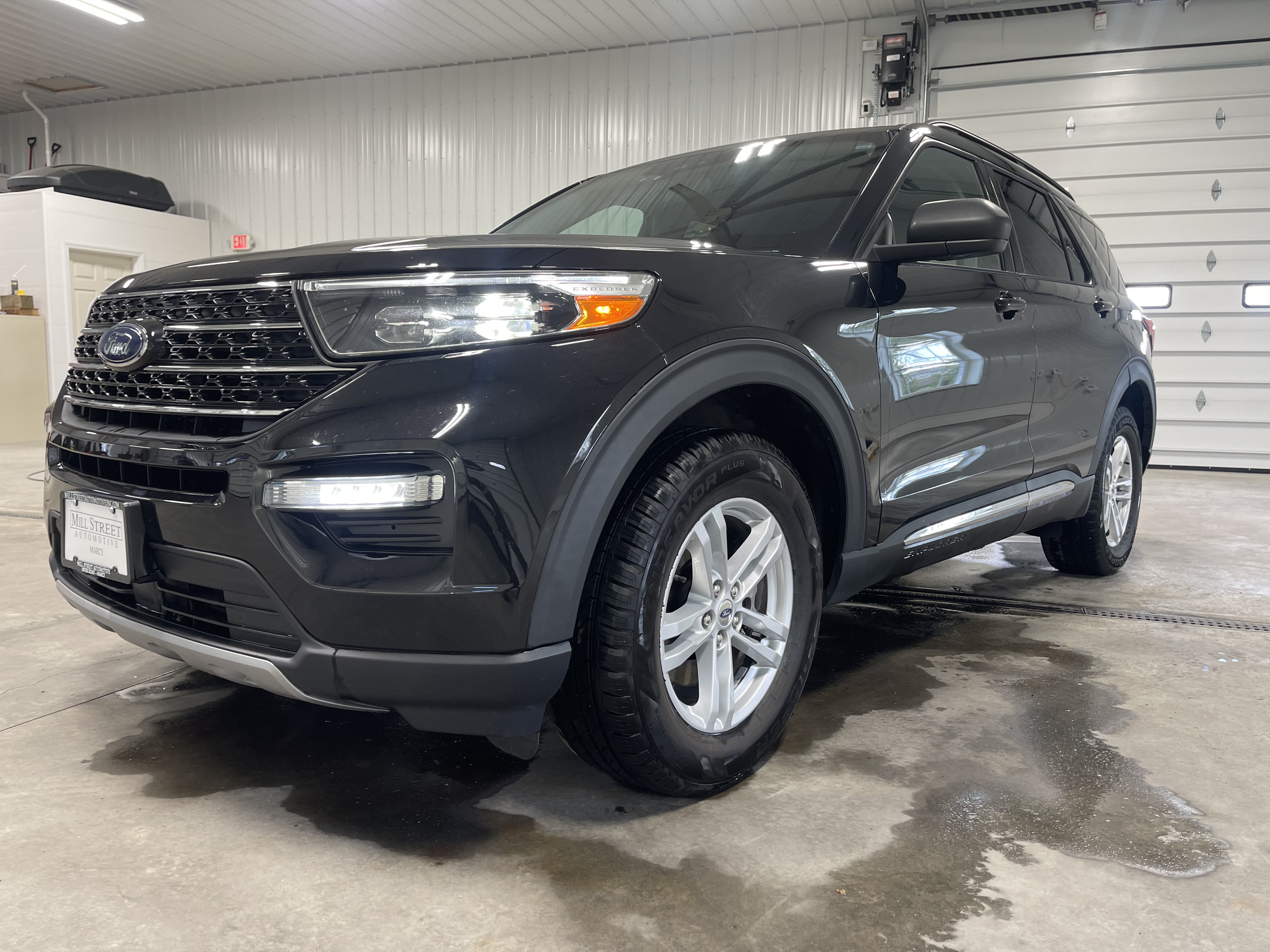 2021 Ford Explorer XLT 4WD's photo