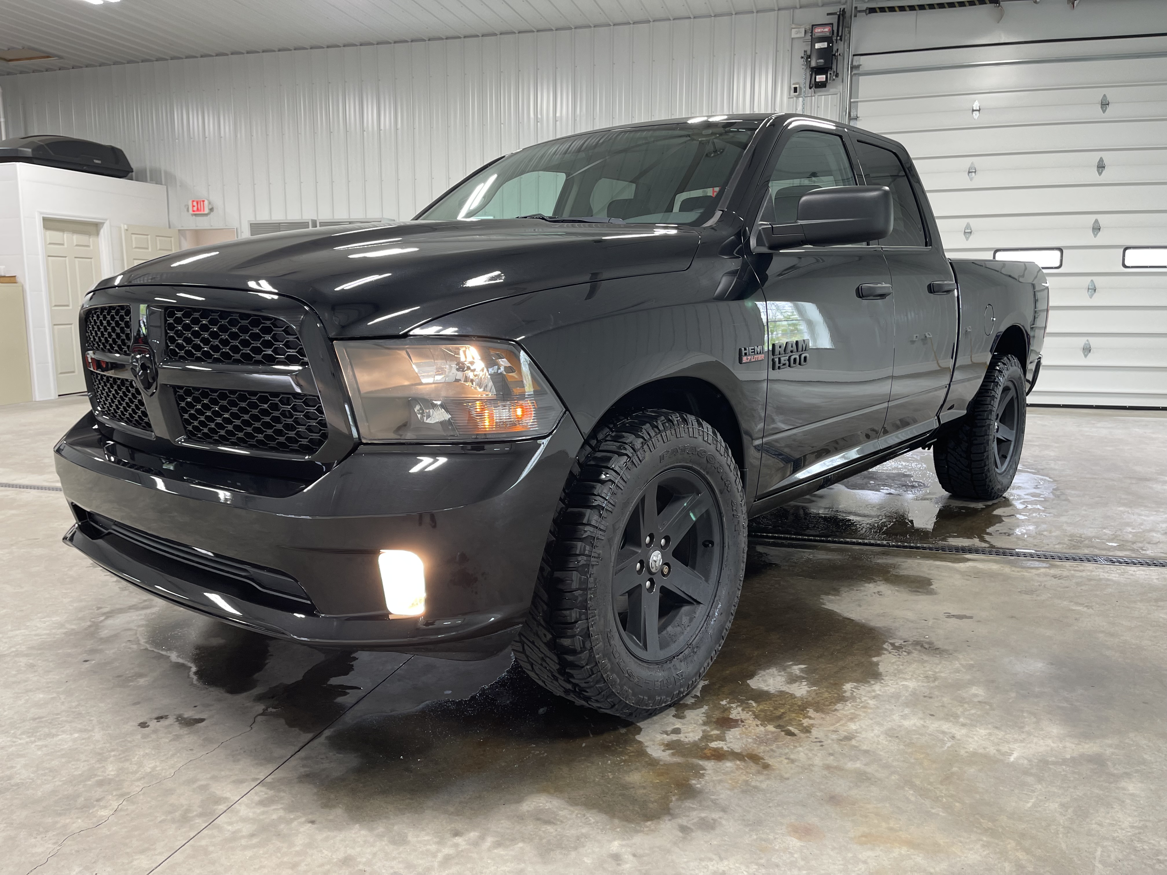2018 RAM 1500 Express 4x4 Quad Cab 6'4's photo